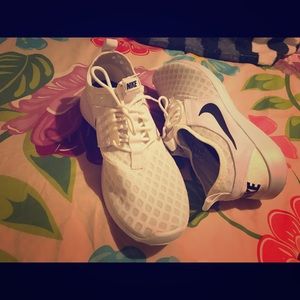 White nike for woman 7.5 new never worn
